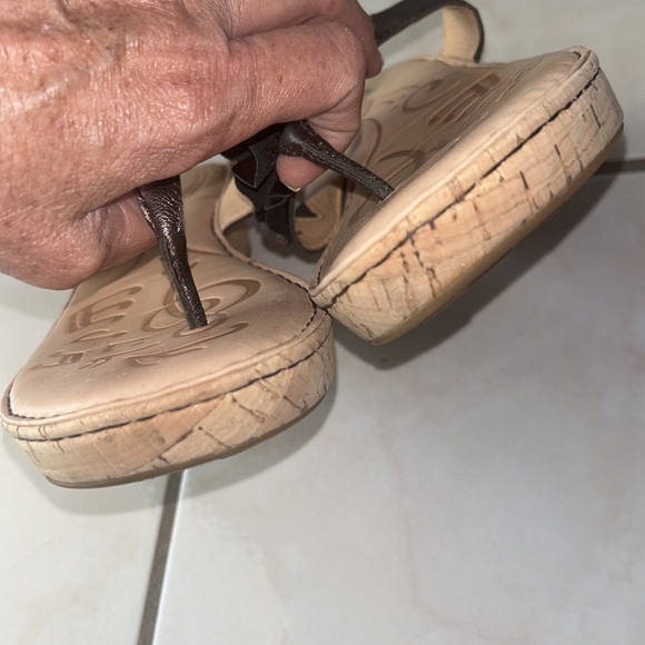 BORN LEATHER SANDALS🤎Slip On Thong Flip-Flop Style🌻Bronze Brown Size 10 - Picture 4 of 14